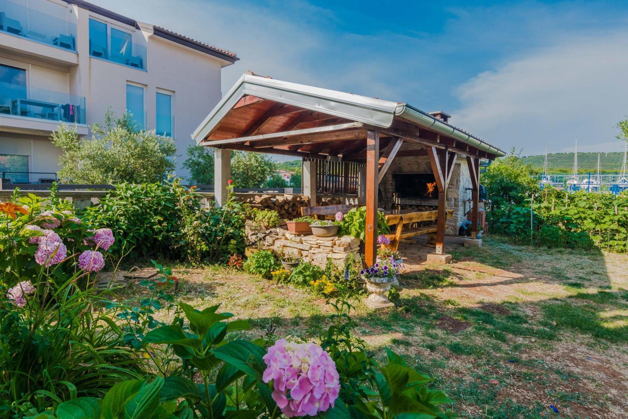 Luxury Apartments Monika Near The Sea With Private Parking Bibinje Buitenkant foto